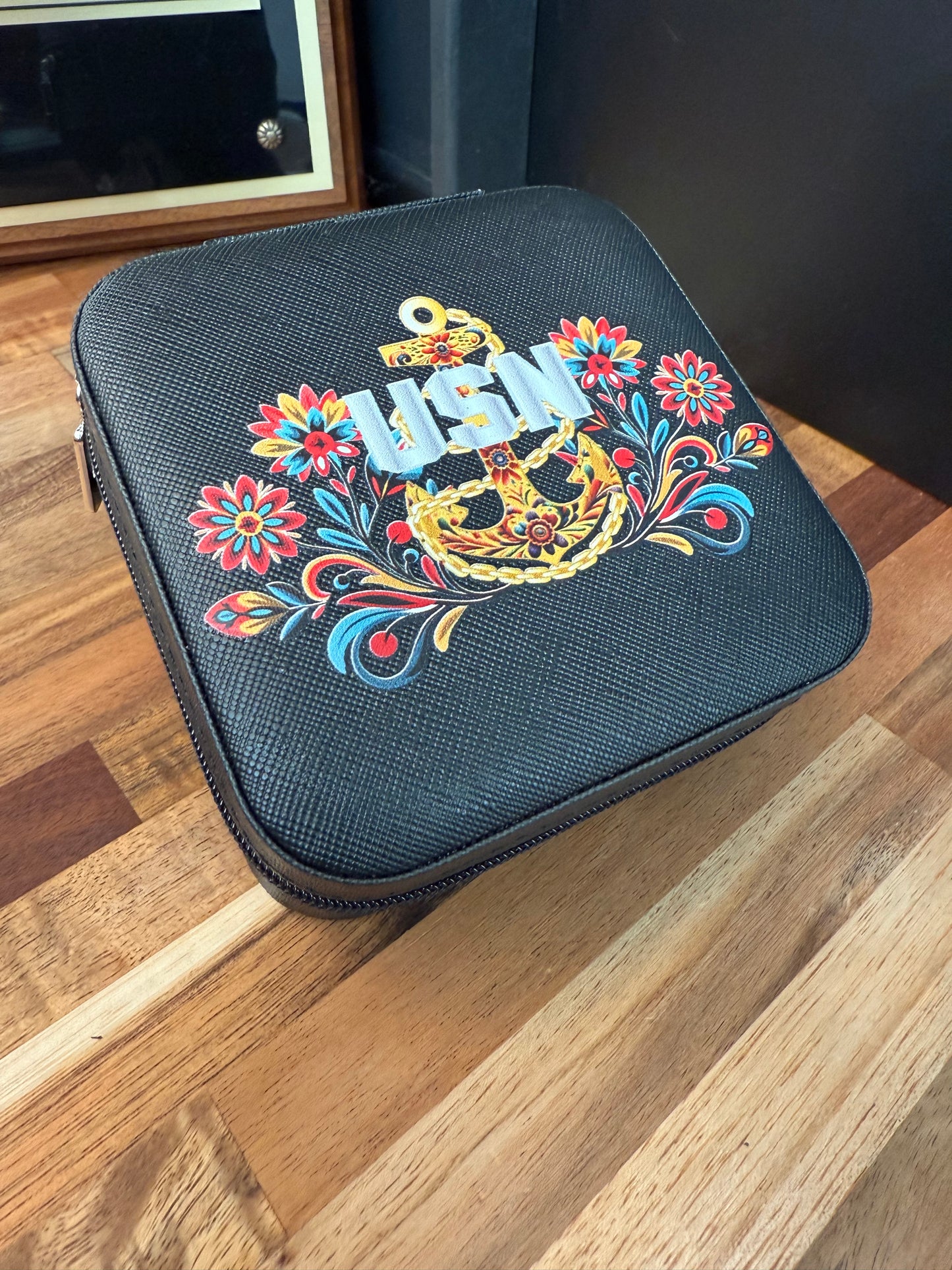 Jefa de Flores Travel Jewelry Box