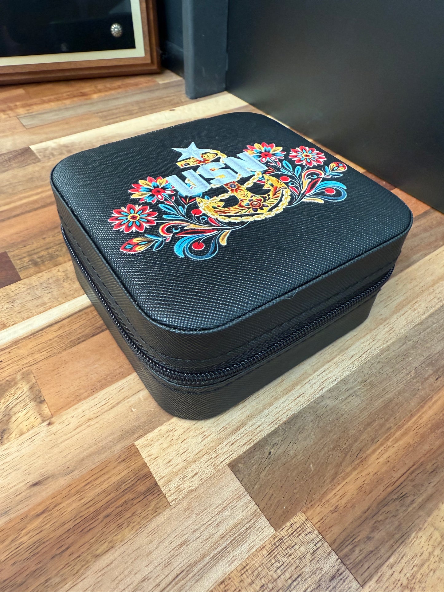 Jefa de Flores Travel Jewelry Box