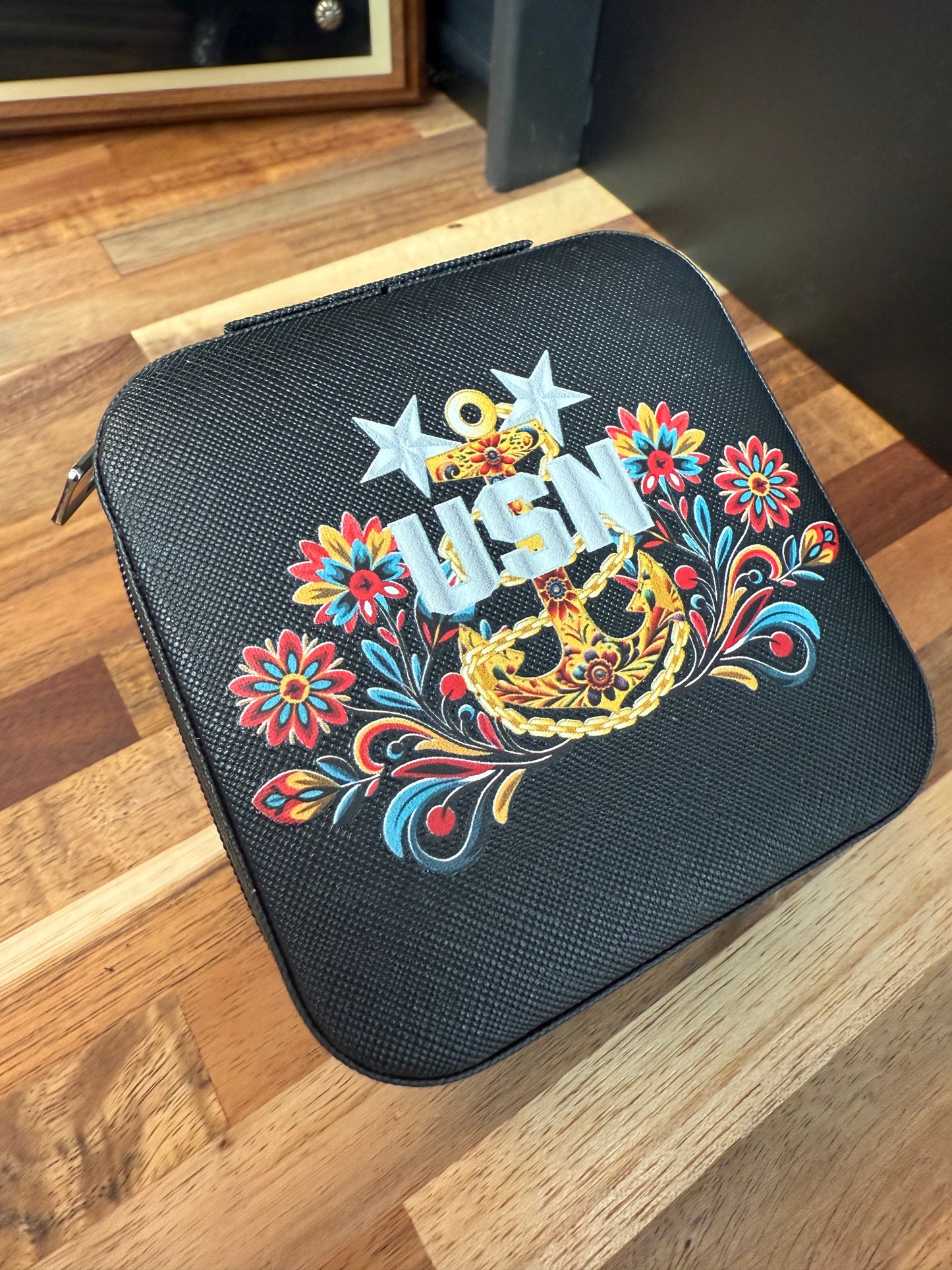 Jefa de Flores Travel Jewelry Box