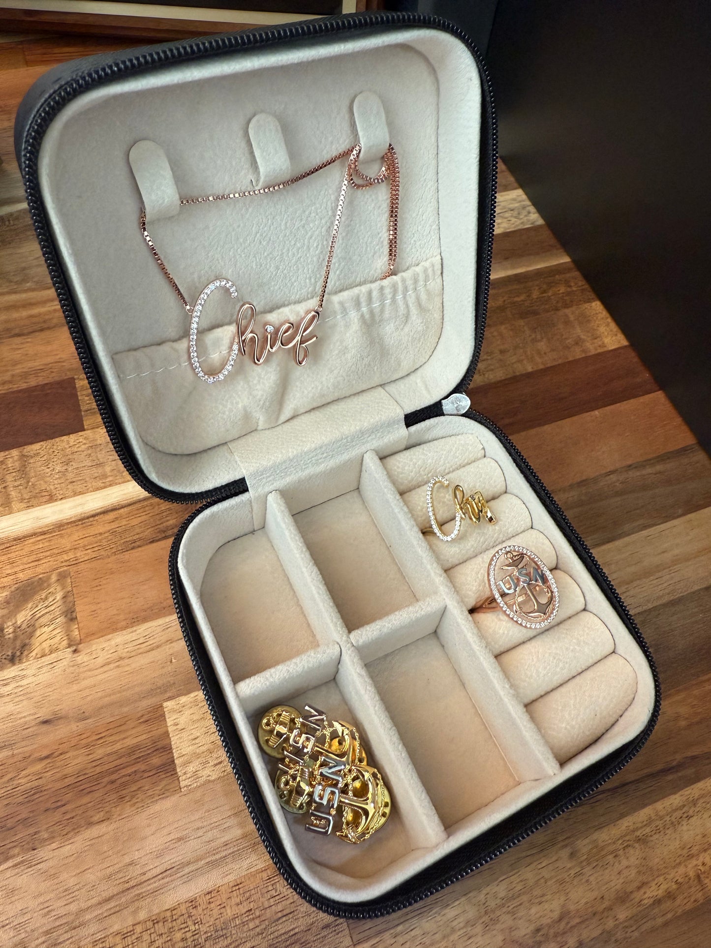 Jefa de Flores Travel Jewelry Box
