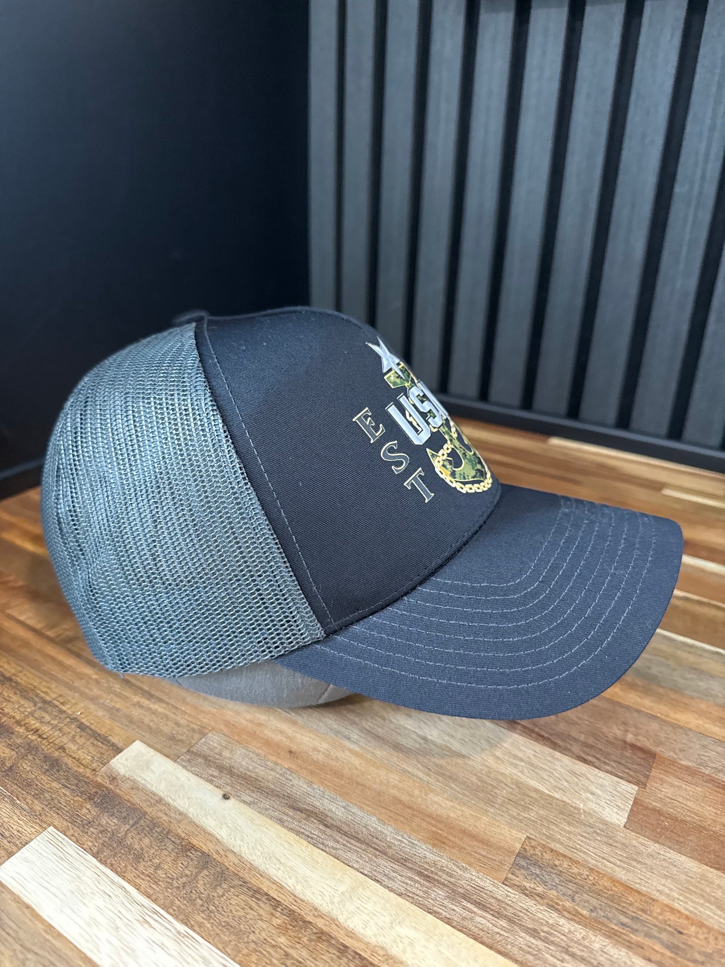 Camo Anchor Curved Mesh Hat