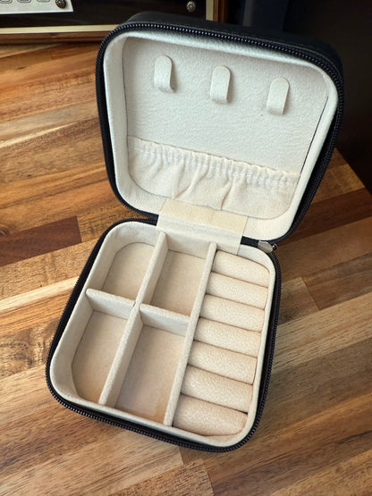 Jefa de Flores Travel Jewelry Box